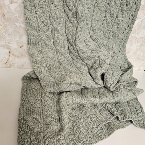 Aran Woolen Mills Knitted Wool Throw Blanket